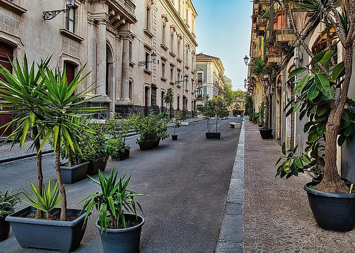 Design With Amazing View Over Appartement Catánia